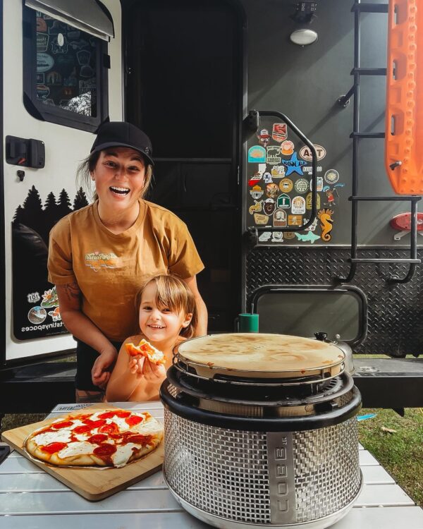 Pizza maken op de camping