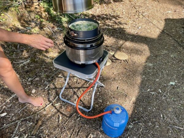 Hartige Taart bakken op een camping