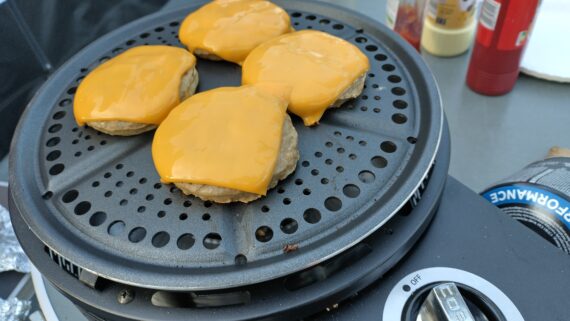 Hamburgers op COBB Pro Gas
