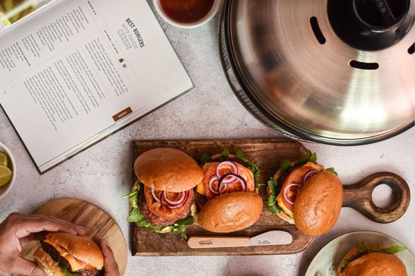 Hamburgers naast COBB BBQ