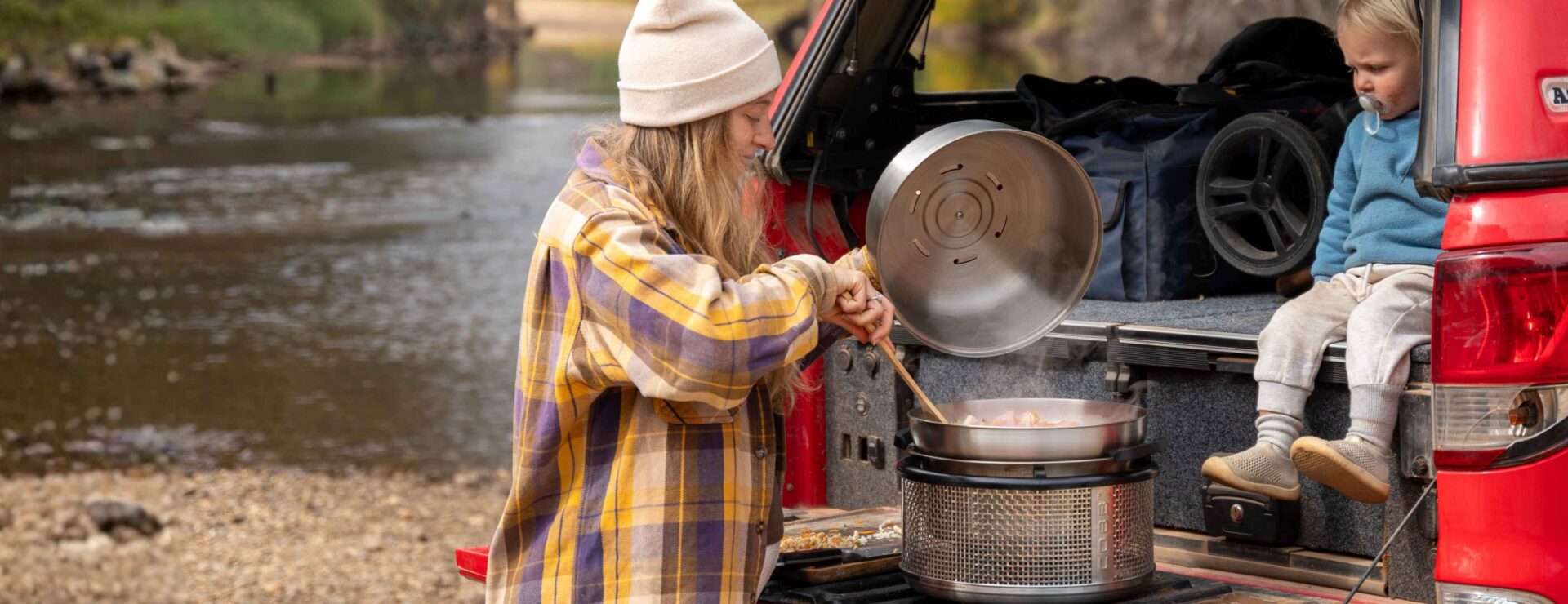 Moeder met kind onderweg met COBB