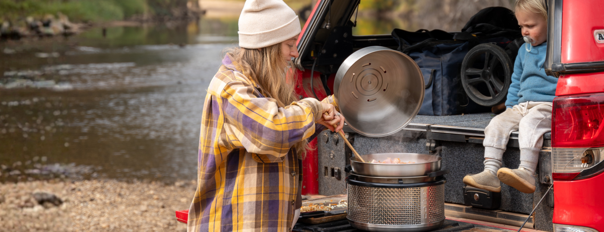 Moeder met kind onderweg met COBB